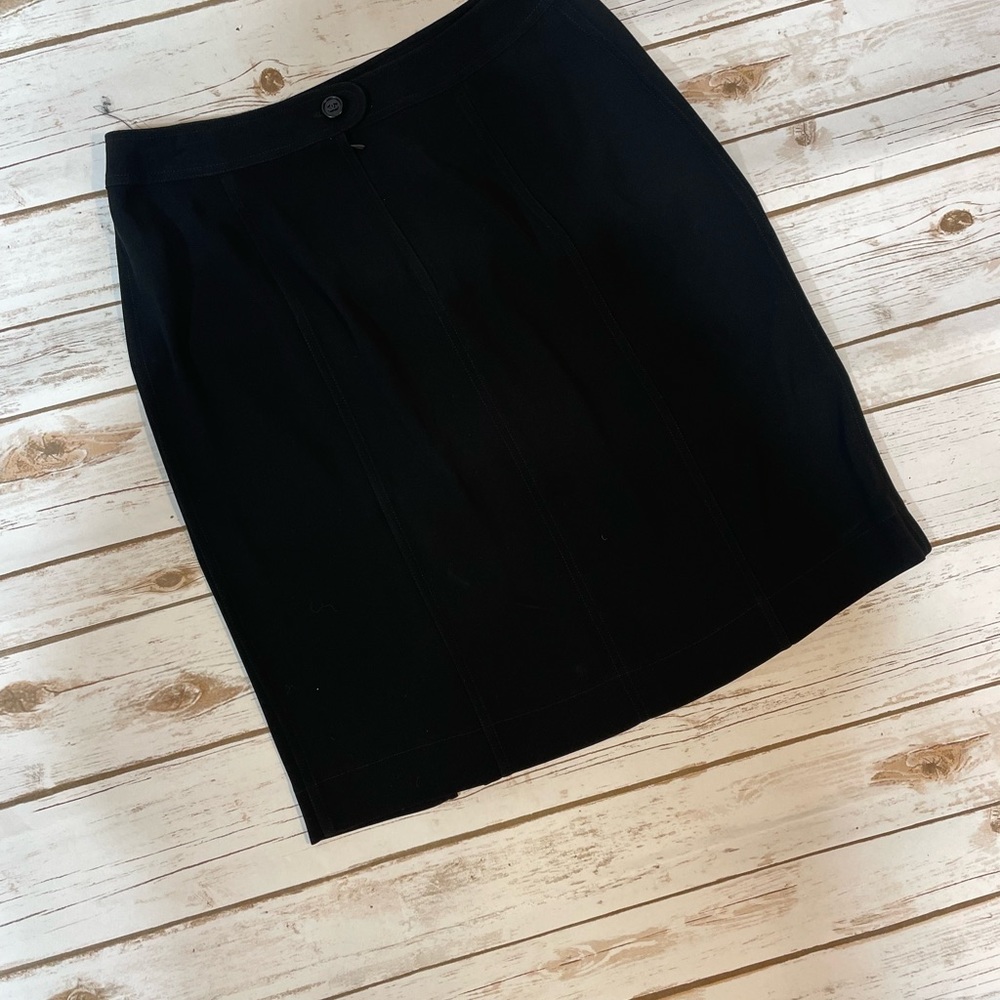Classic Chanel Black Women's Skirt - Picture 3 of 6